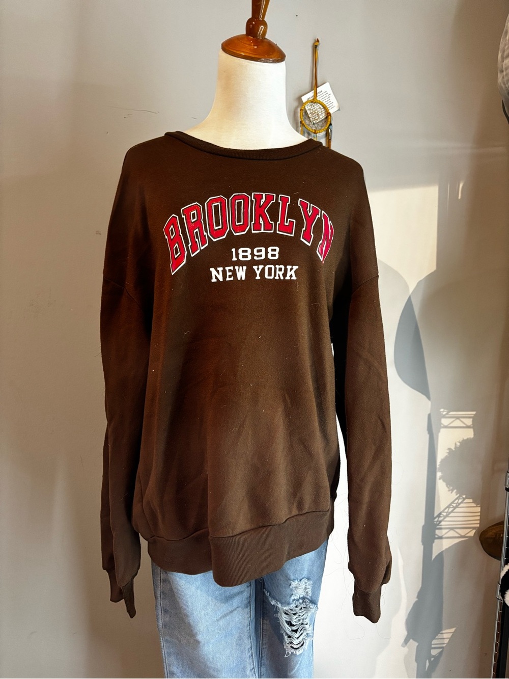 Brooklyn NY Graphic Women's Brown Pullover Sweatshirt
